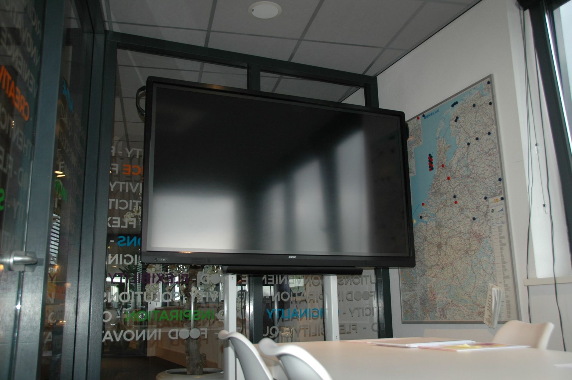Van Tol: geïntegreerd touchscreen in de demokeuken - projectfoto 4